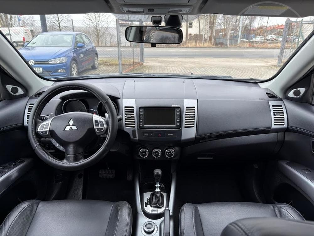 2011 Mitsubishi OUTLANDER - 8