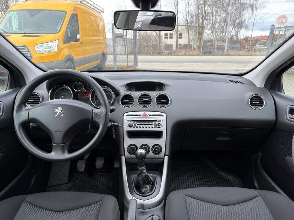 2012 Peugeot 308 - 8