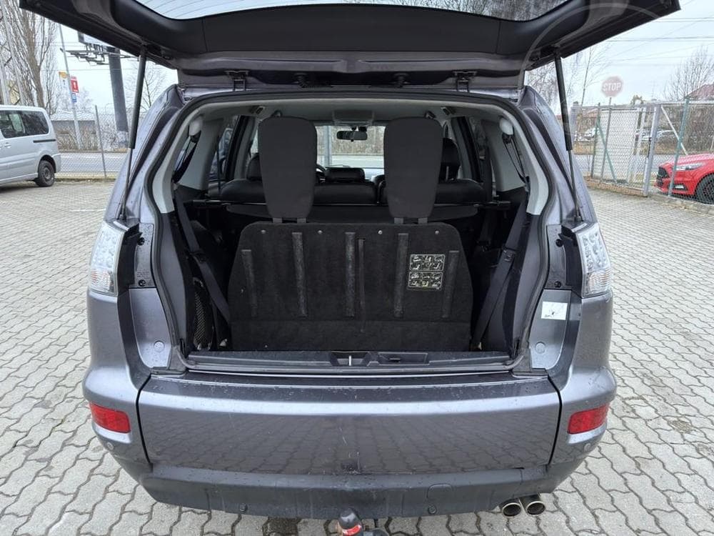 2011 Mitsubishi OUTLANDER - 9