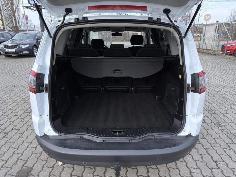 2013 Ford S-MAX - 9