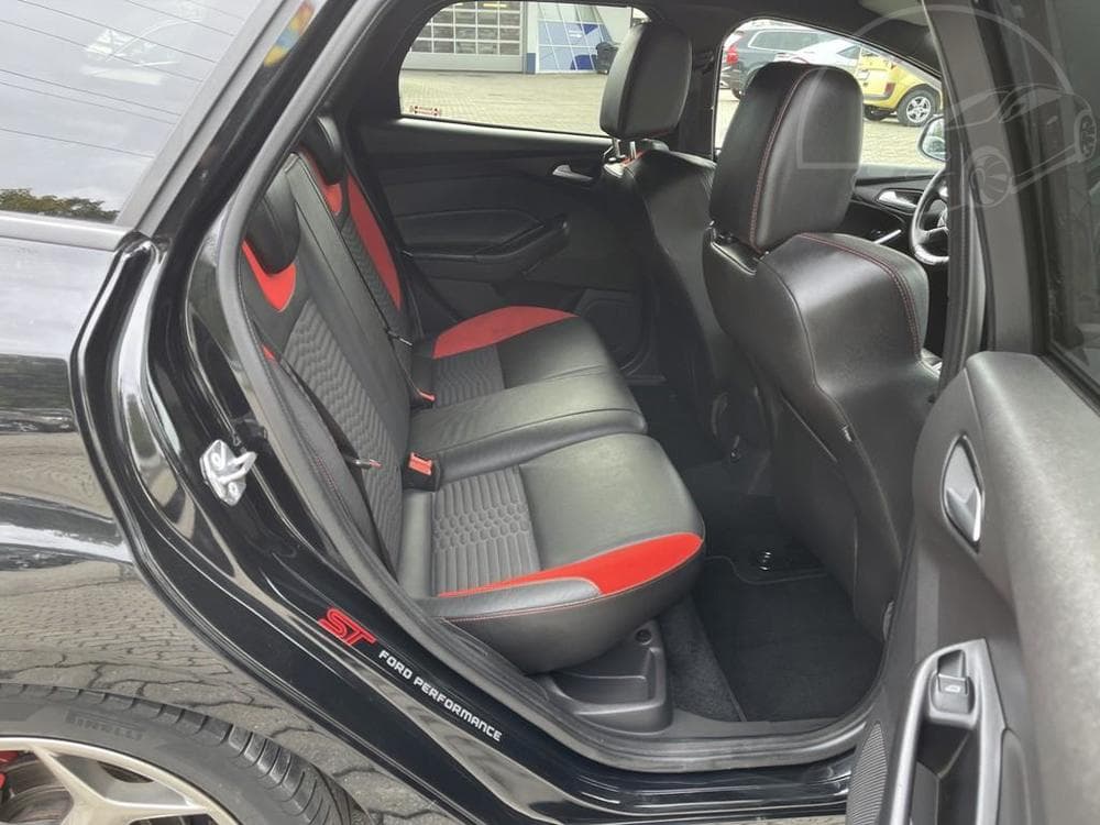 2014 Ford Focus - 19