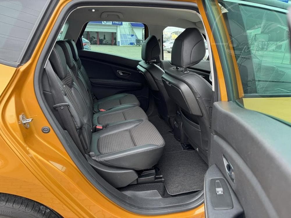 2019 Renault Scenic - 10