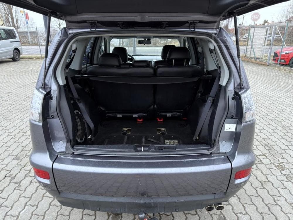 2011 Mitsubishi OUTLANDER - 10