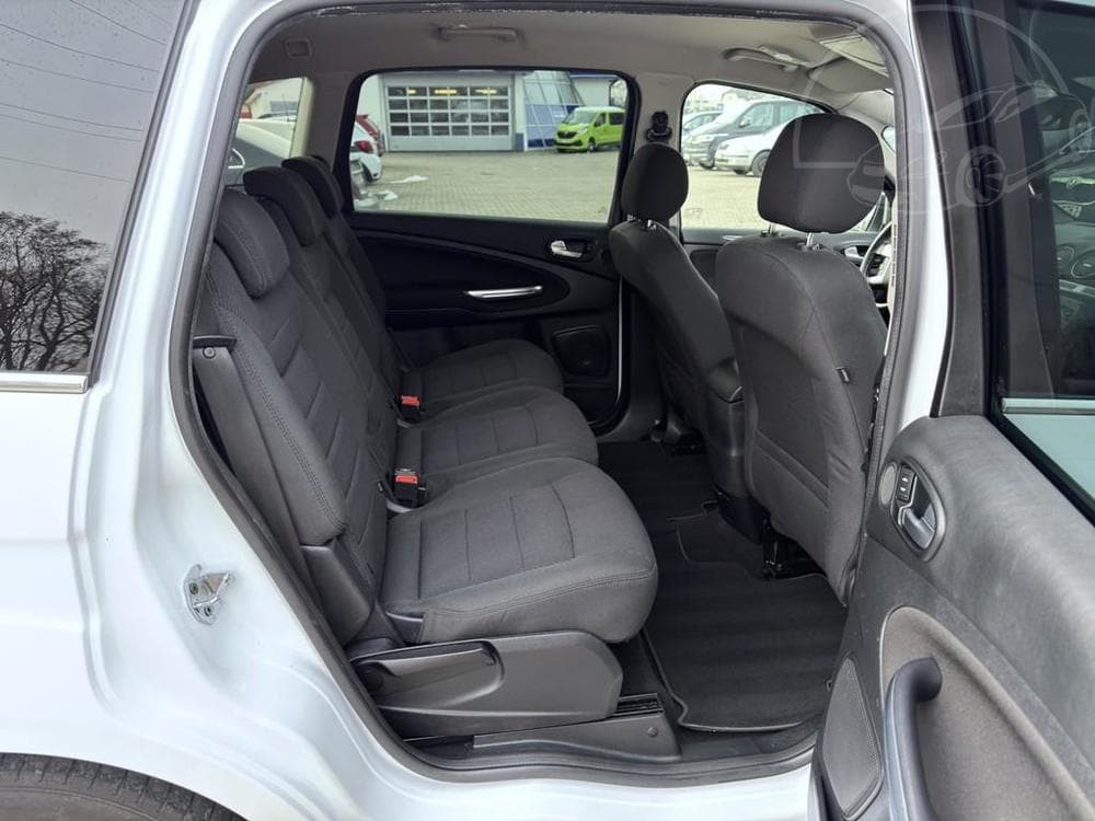 2013 Ford S-MAX - 10