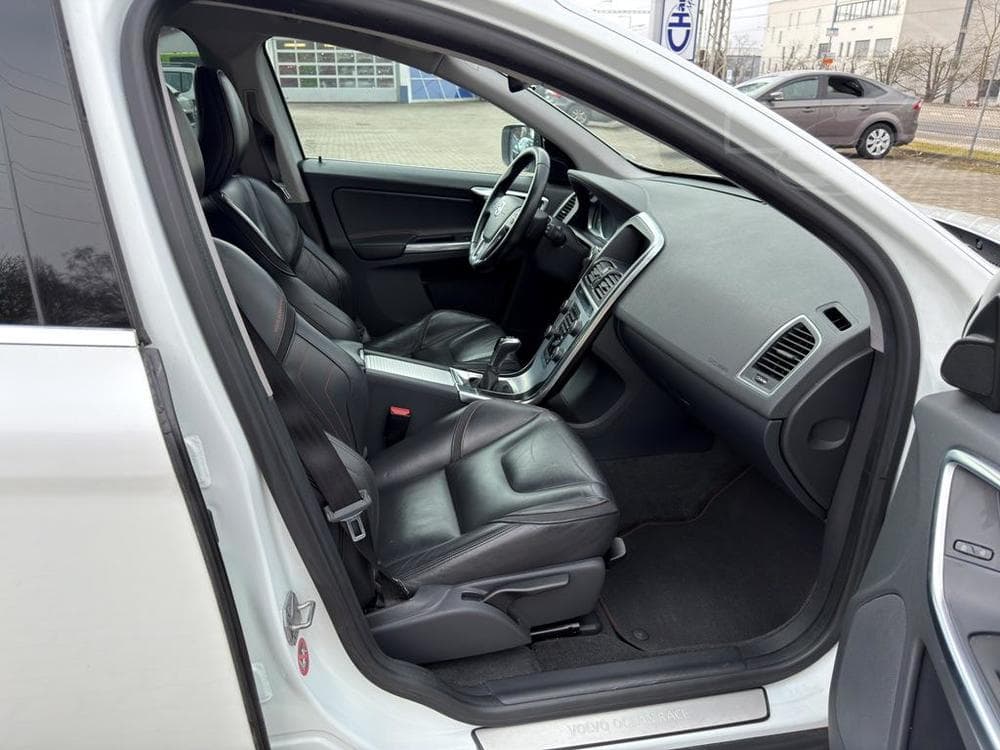2016 Volvo XC60 - 28
