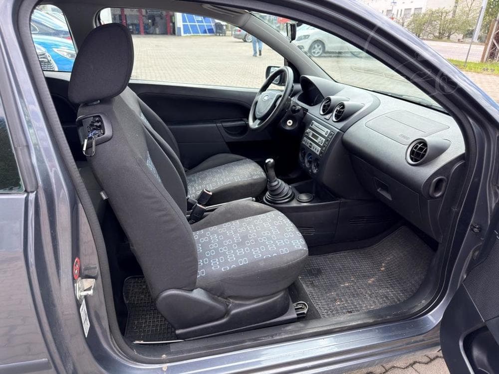 2005 Ford FIESTA - 28