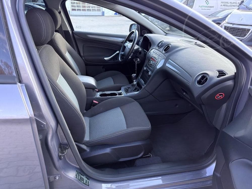 2011 Ford MONDEO - 11