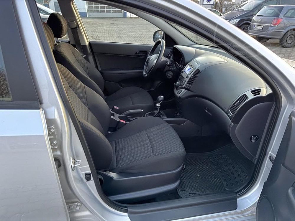 2012 Hyundai i30 - 11