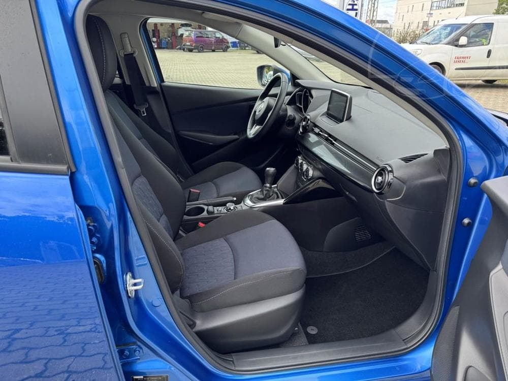 2017 Mazda 2 - 11