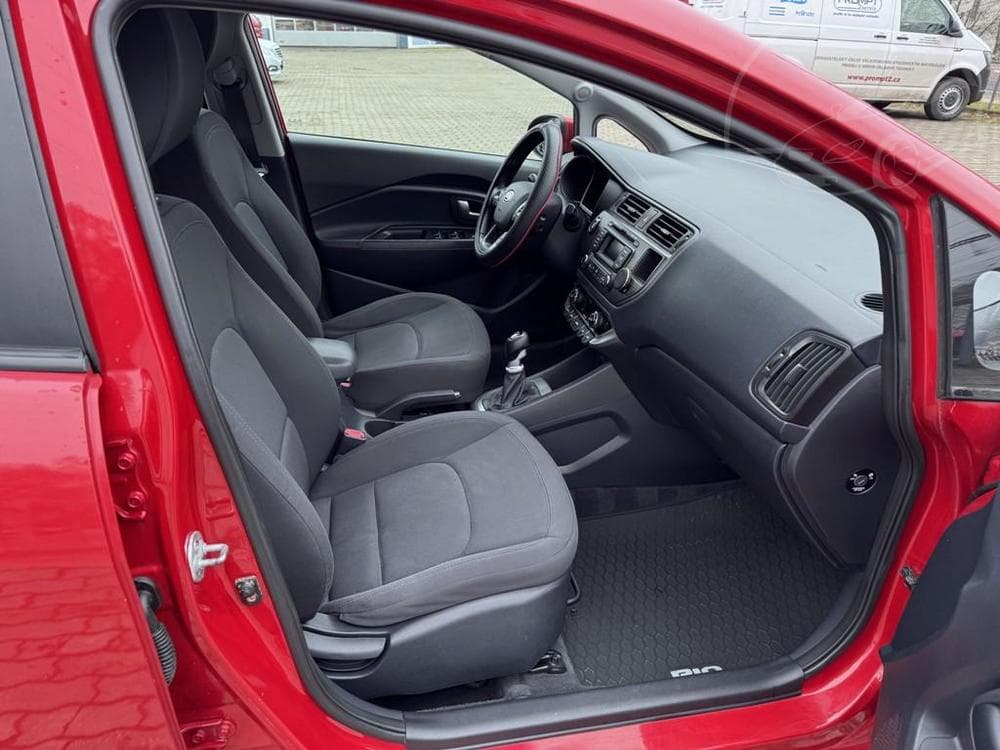 2012 Kia RIO - 11