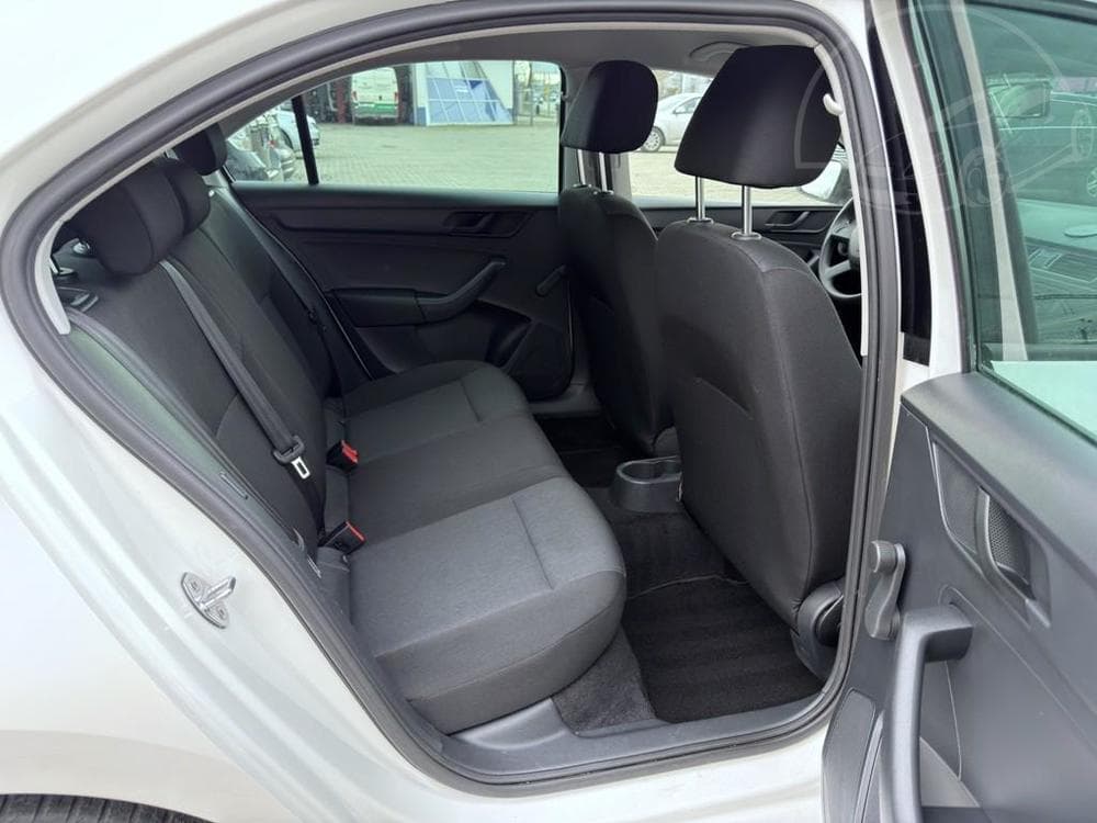 2013 Škoda RAPID - 11