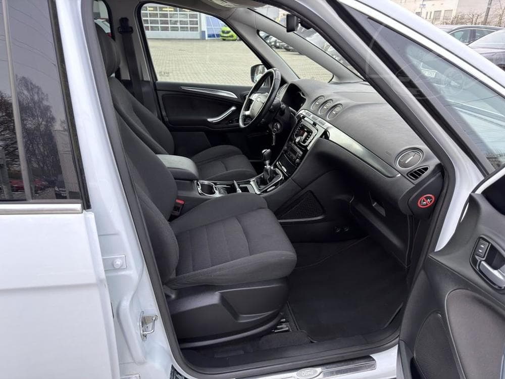 2013 Ford S-MAX - 11