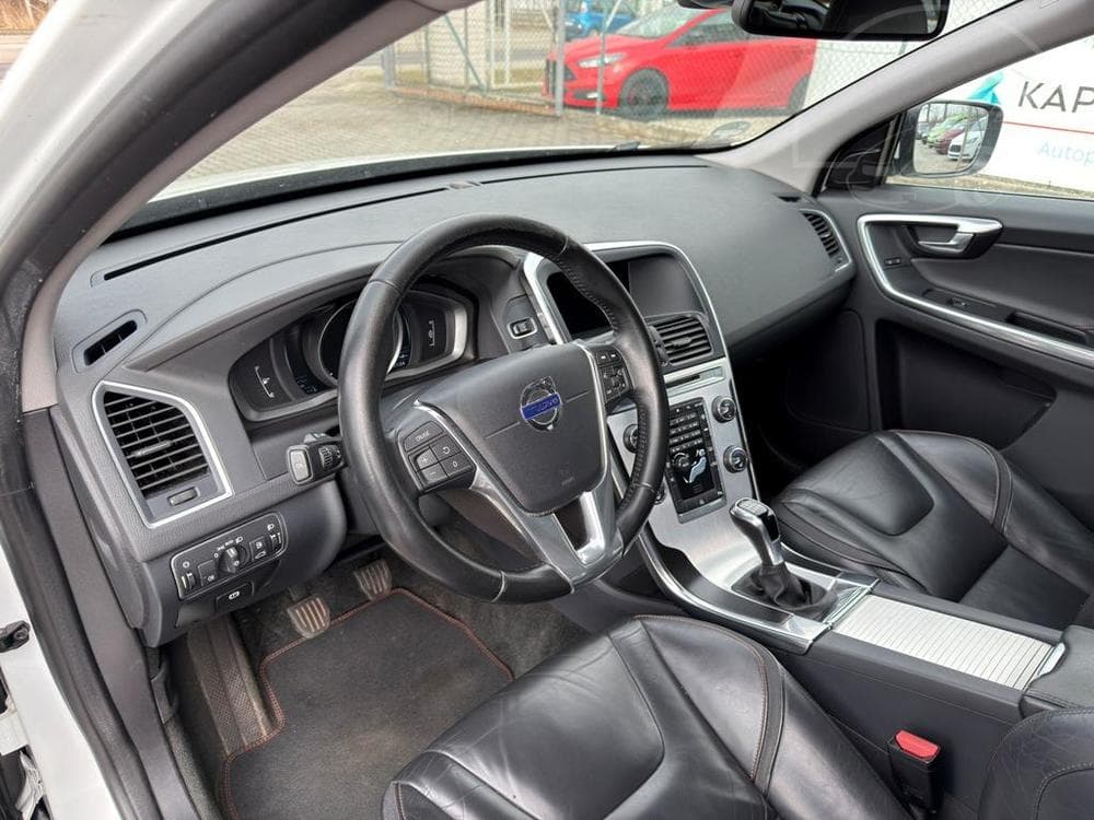 2016 Volvo XC60 - 34