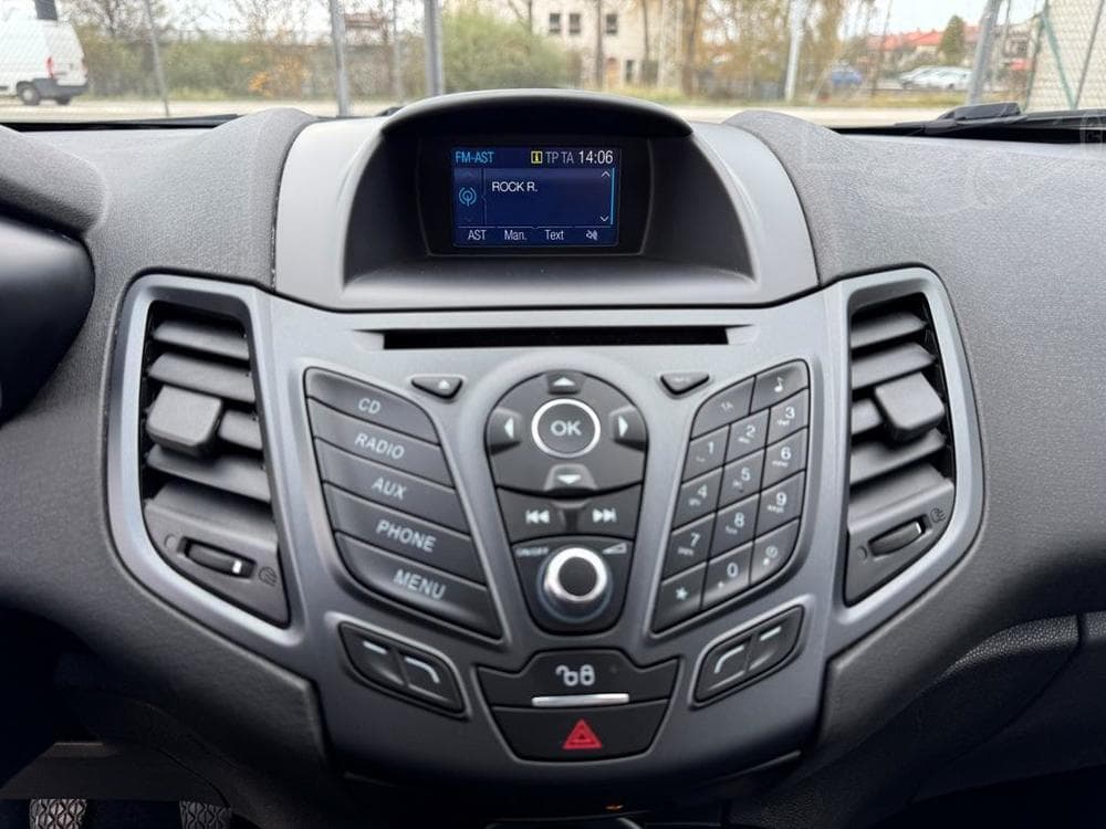2017 Ford FIESTA - 13