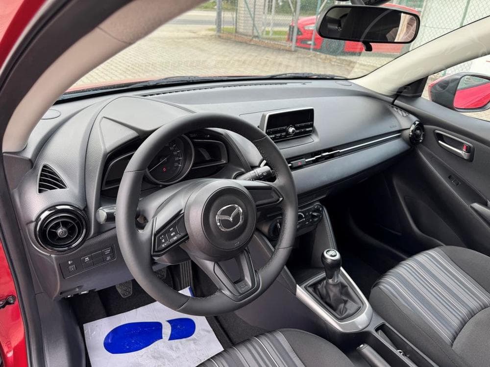 2017 Mazda 2 - 13