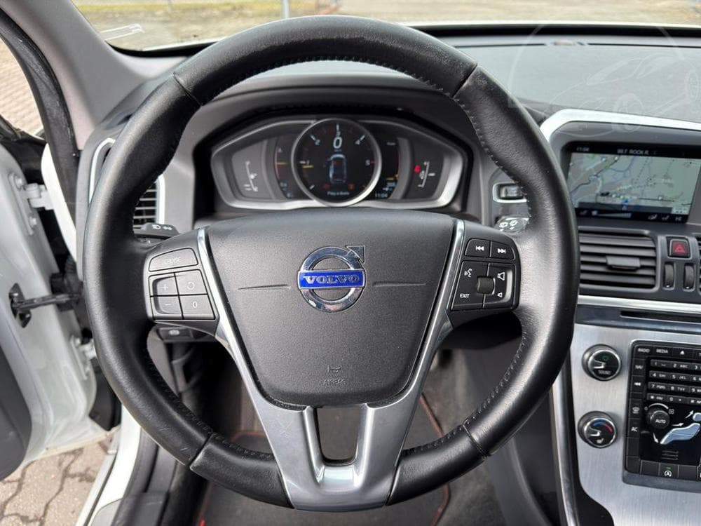 2016 Volvo XC60 - 37