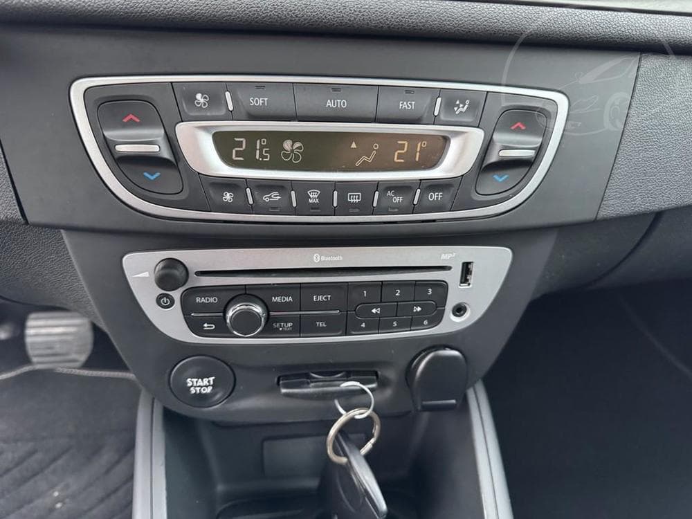 2014 Renault MEGANE - 14