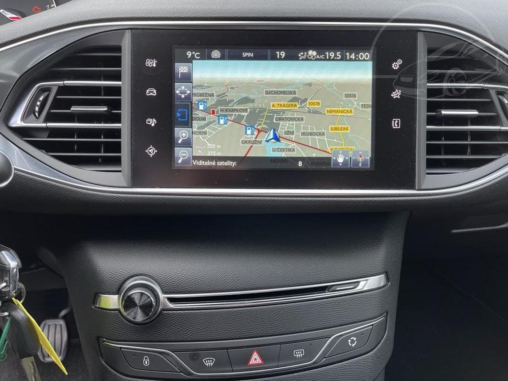 2014 Peugeot 308 - 15