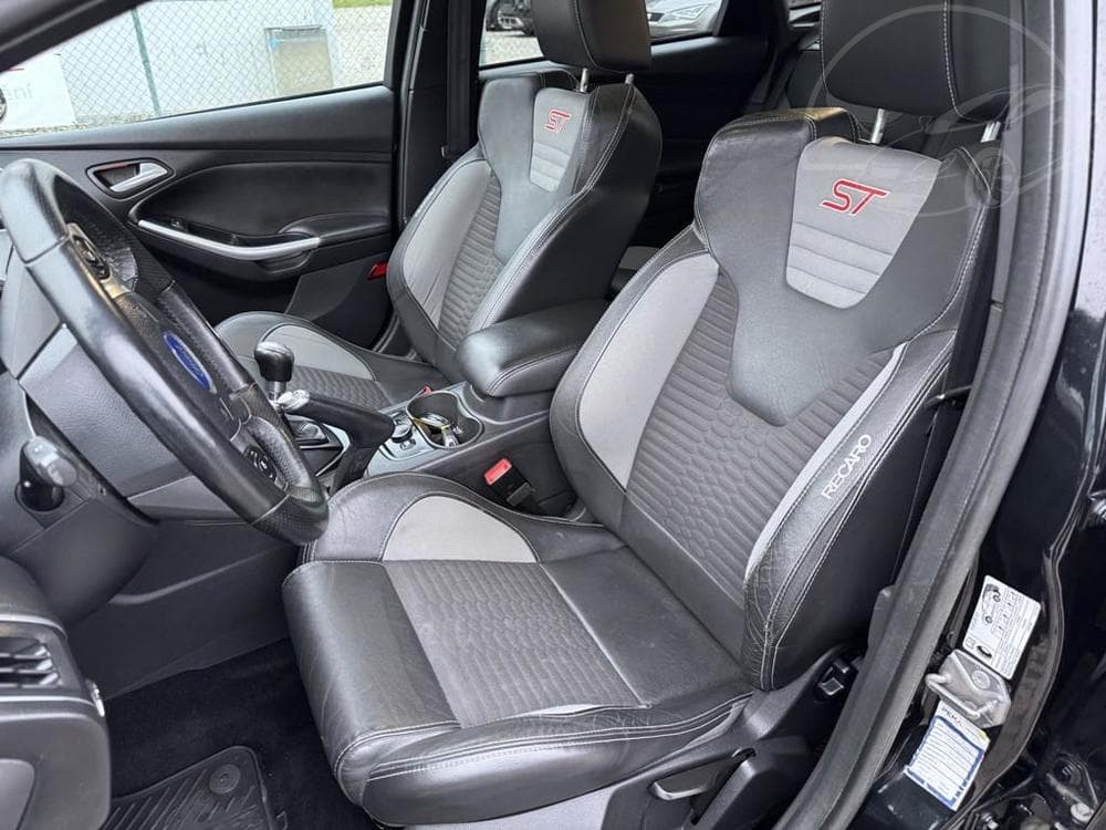 2012 Ford FOCUS - 15