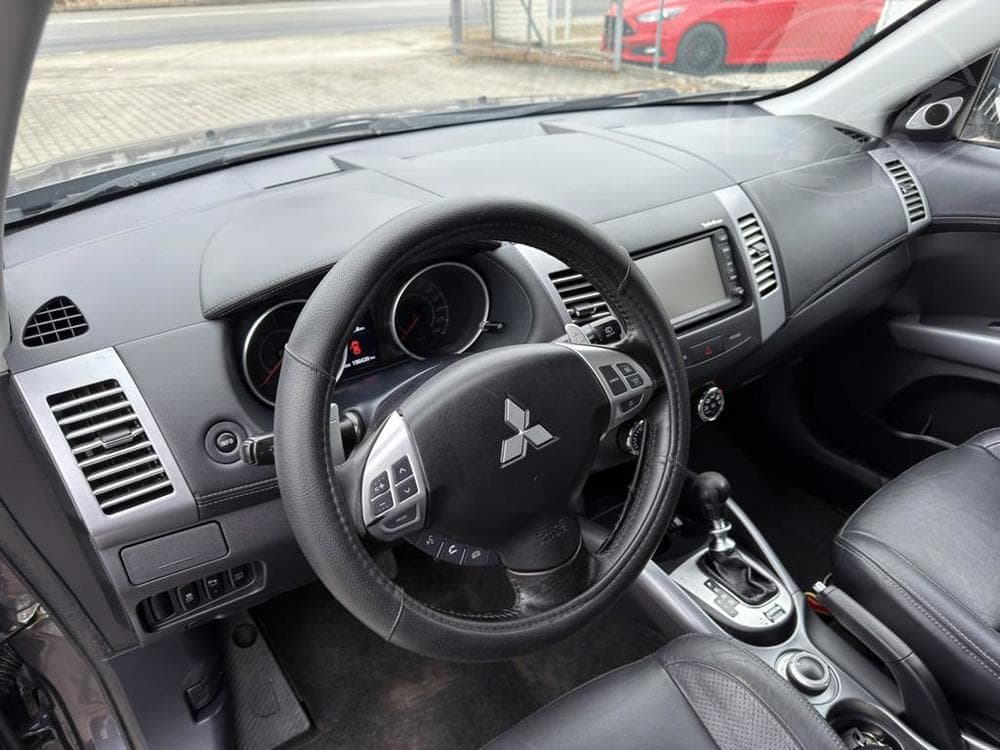 2011 Mitsubishi OUTLANDER - 15