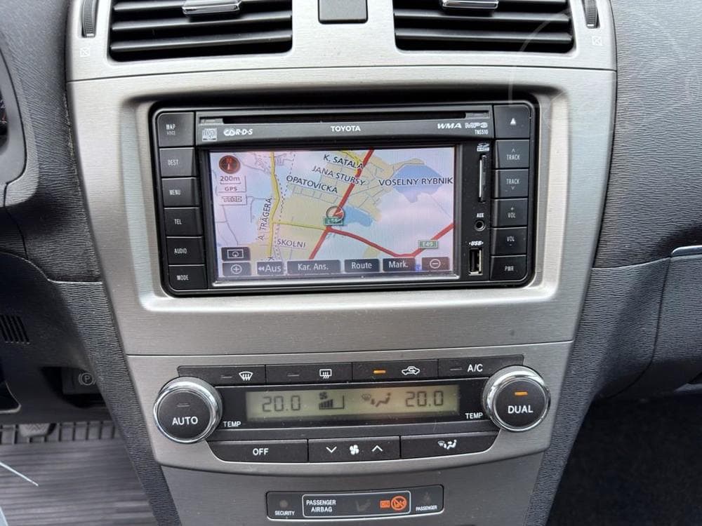 2010 Toyota AVENSIS - 15