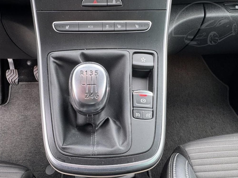 2019 Renault Scenic - 16