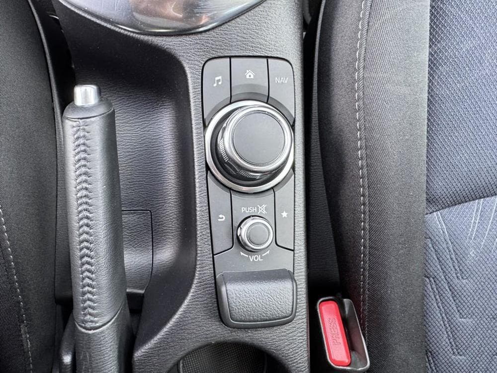 2017 Mazda 2 - 17