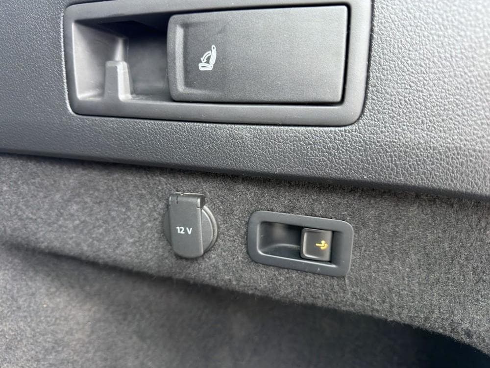 2017 Volkswagen PASSAT - 19