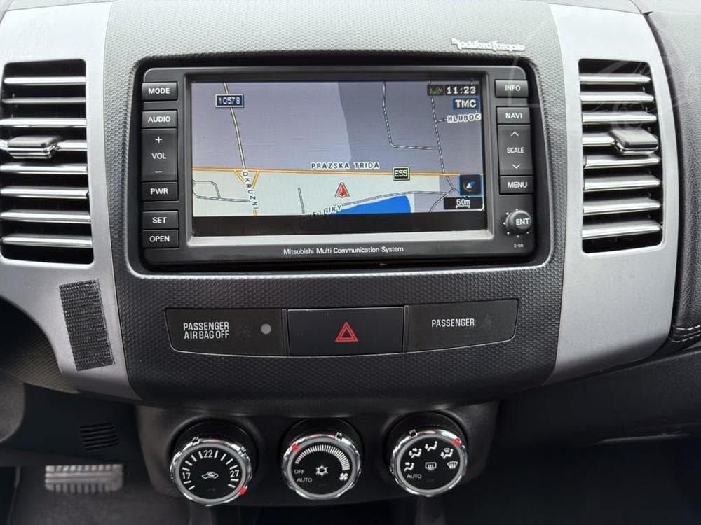 2011 Mitsubishi OUTLANDER - 20