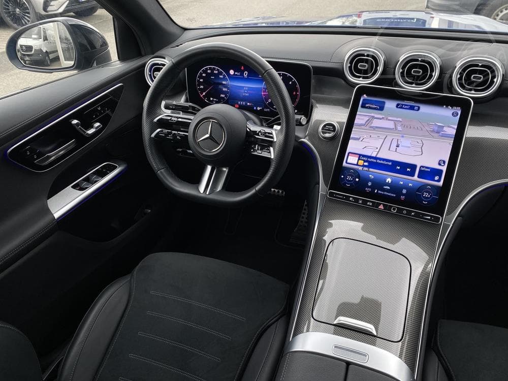 2025 Mercedes-Benz GLC - 25