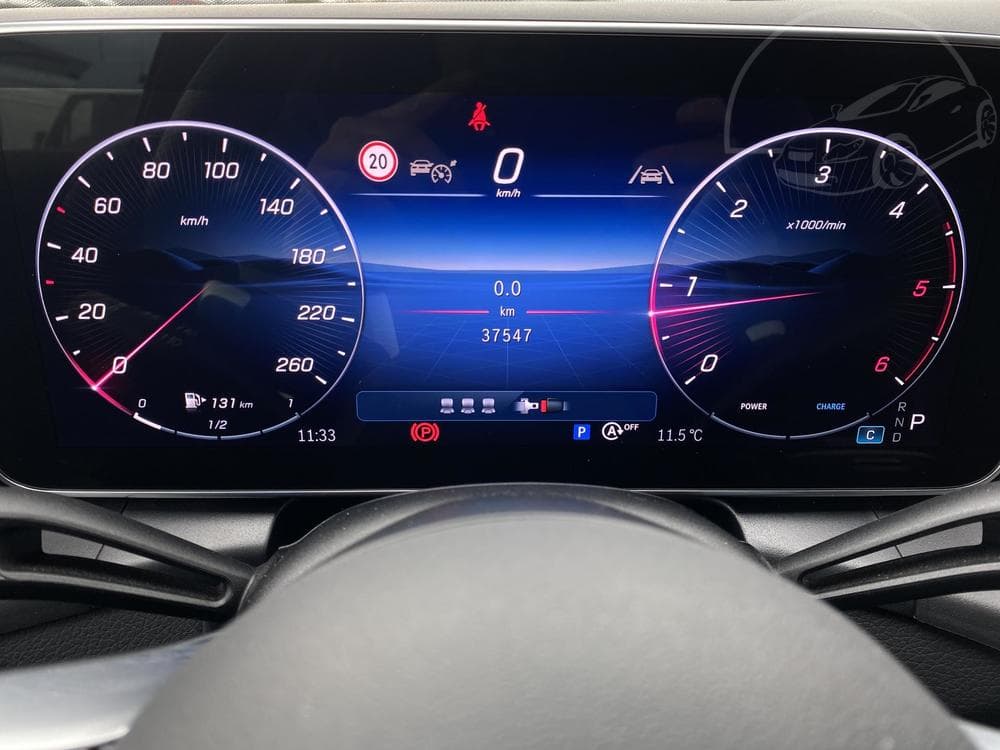 2025 Mercedes-Benz GLC - 29