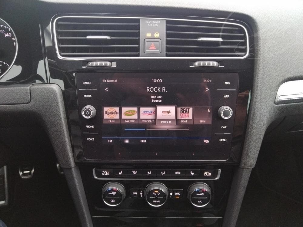 2017 Volkswagen Golf - 19