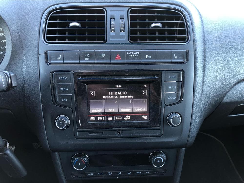 2016 Volkswagen POLO - 37