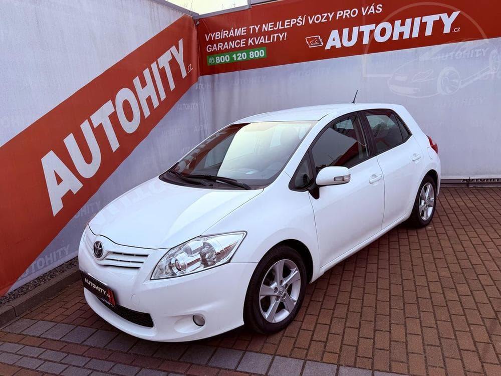 2012 Toyota AURIS