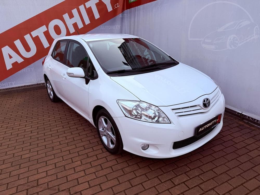 2012 Toyota AURIS - 3