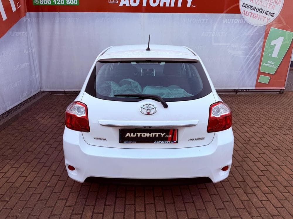 2012 Toyota AURIS - 7