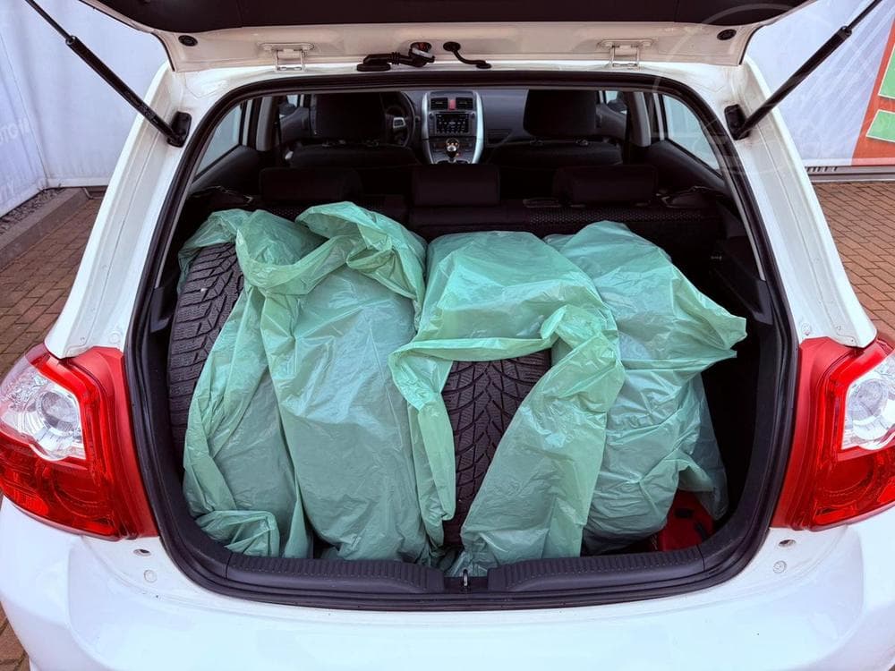 2012 Toyota AURIS - 9
