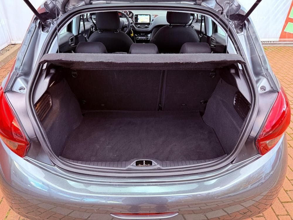 2016 Peugeot 208 - 10