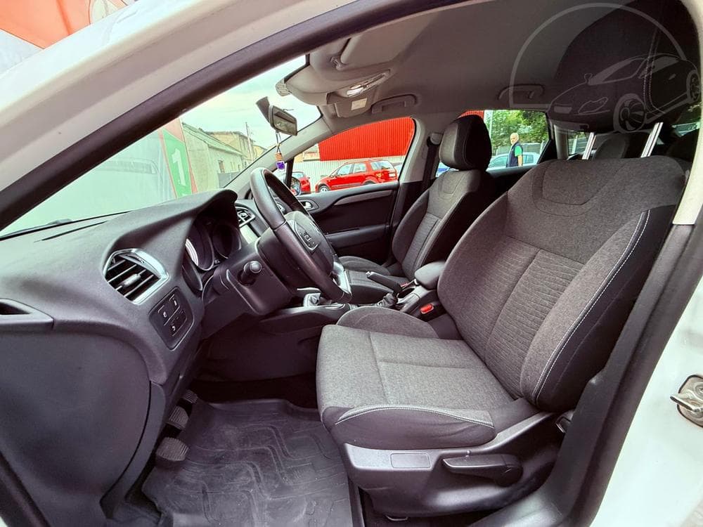 2015 Citroen C4 - 13