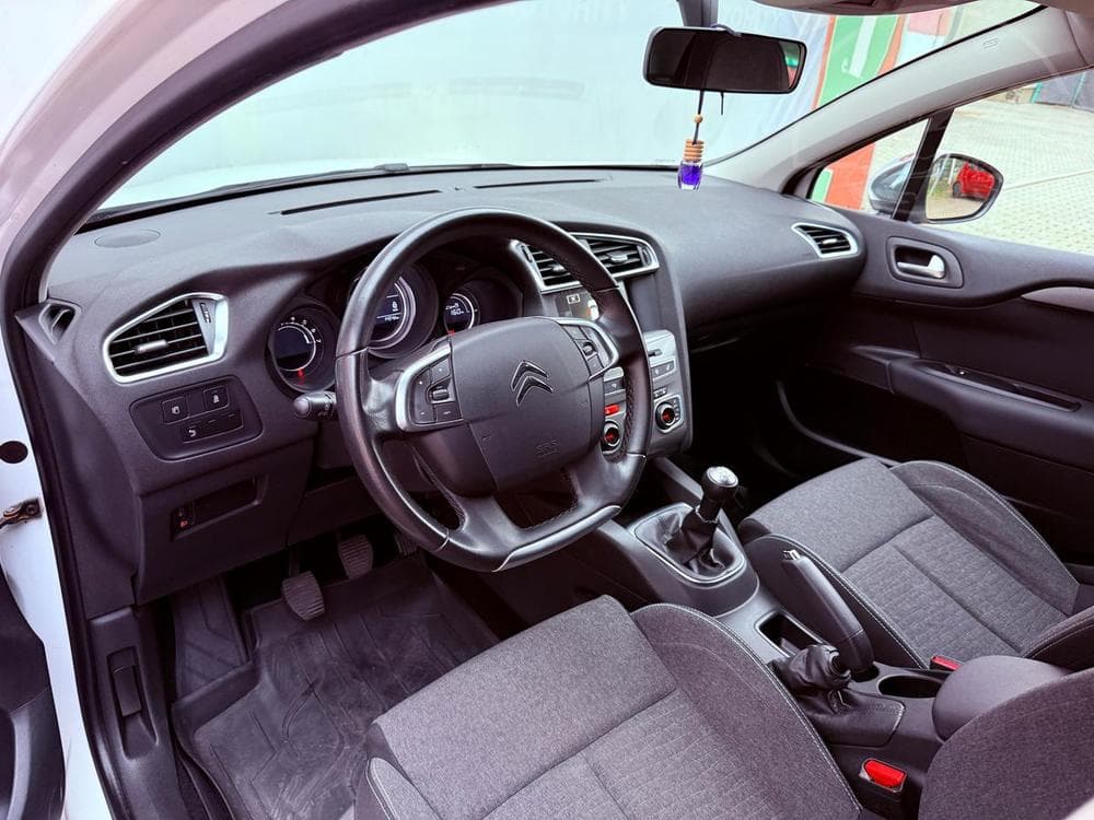 2015 Citroen C4 - 14