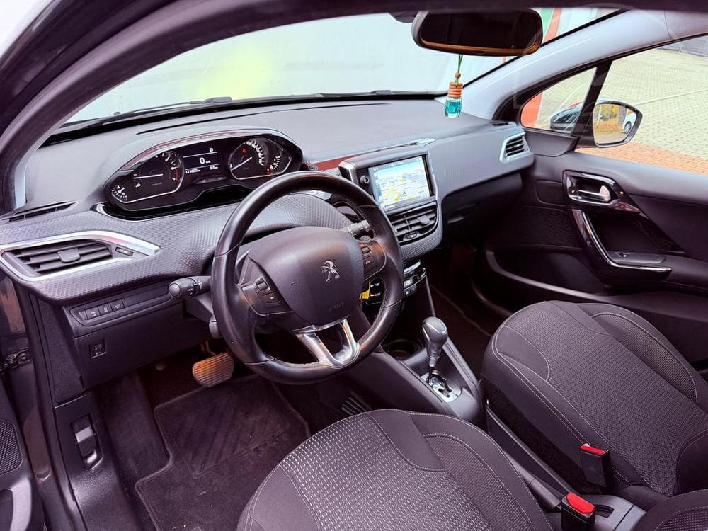 2016 Peugeot 208 - 14