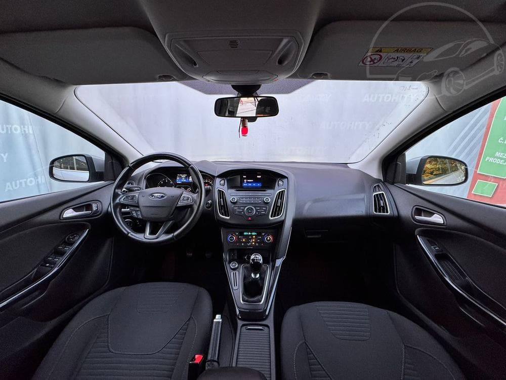 2017 Ford Focus - 15