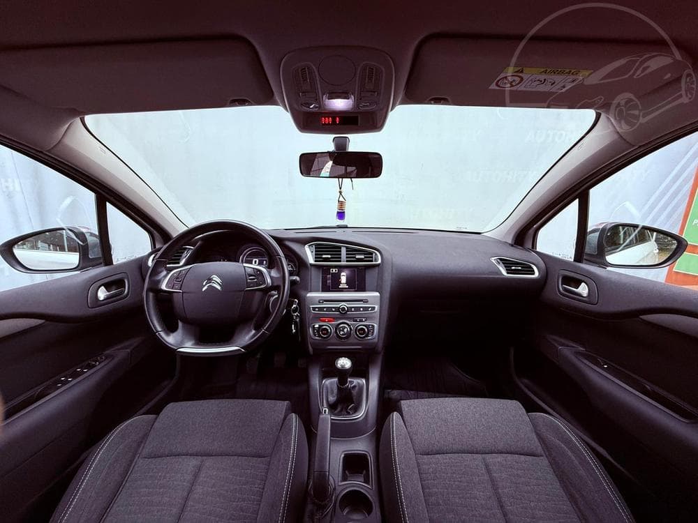 2015 Citroen C4 - 15