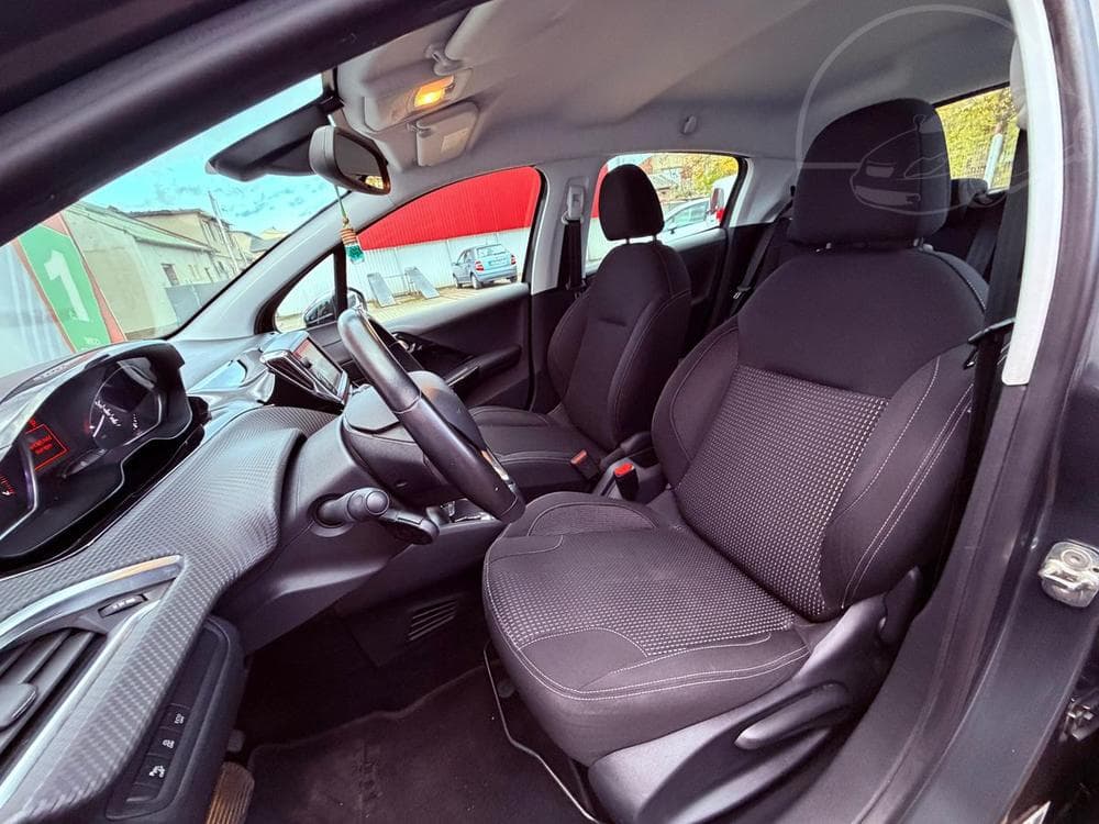 2016 Peugeot 208 - 15