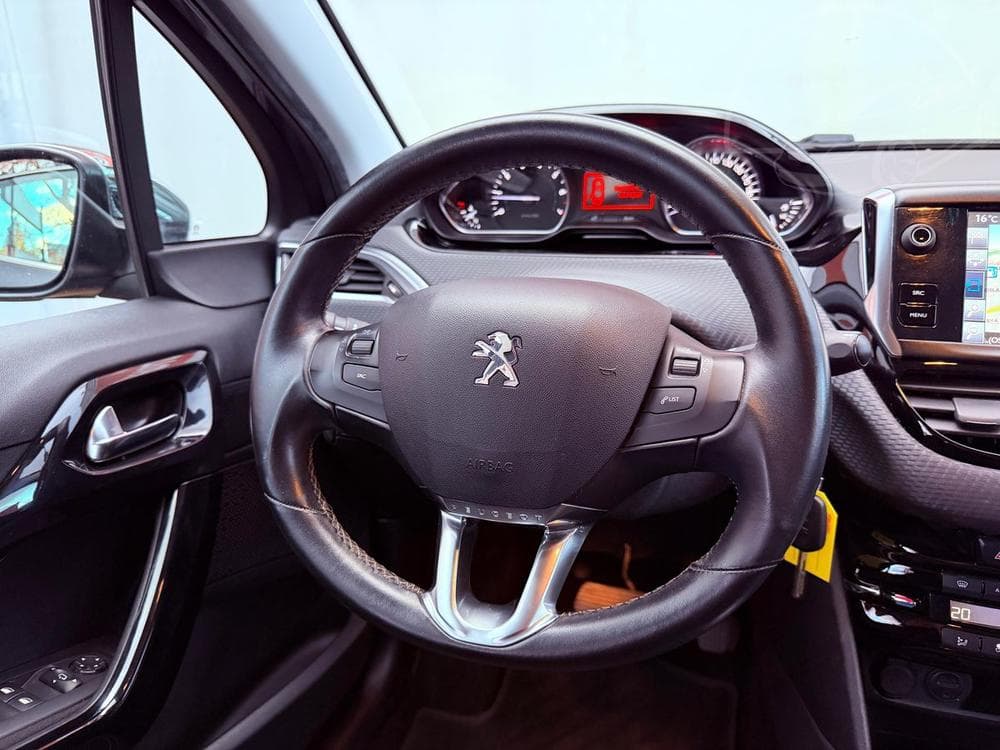 2016 Peugeot 208 - 17