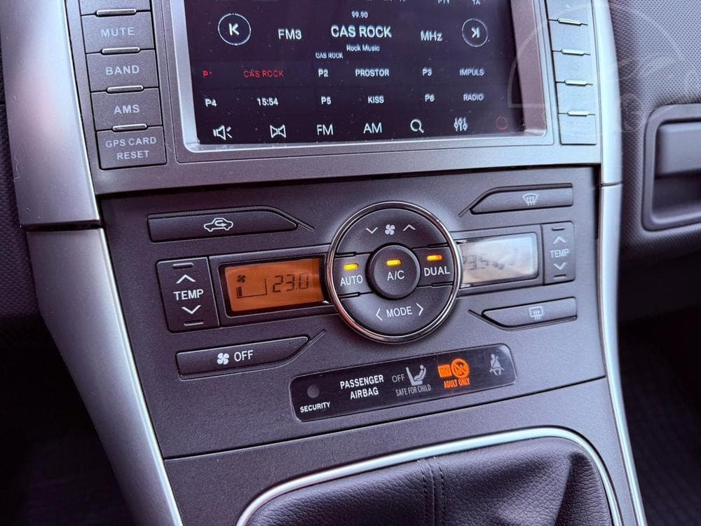 2012 Toyota AURIS - 18