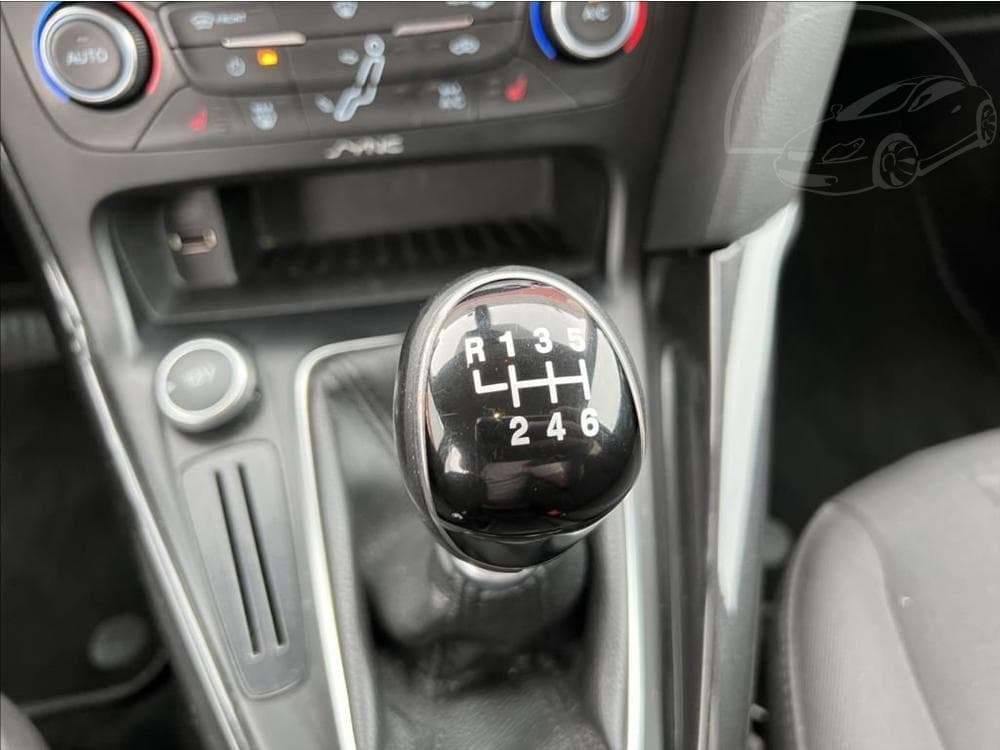 2016 Ford Focus - 19