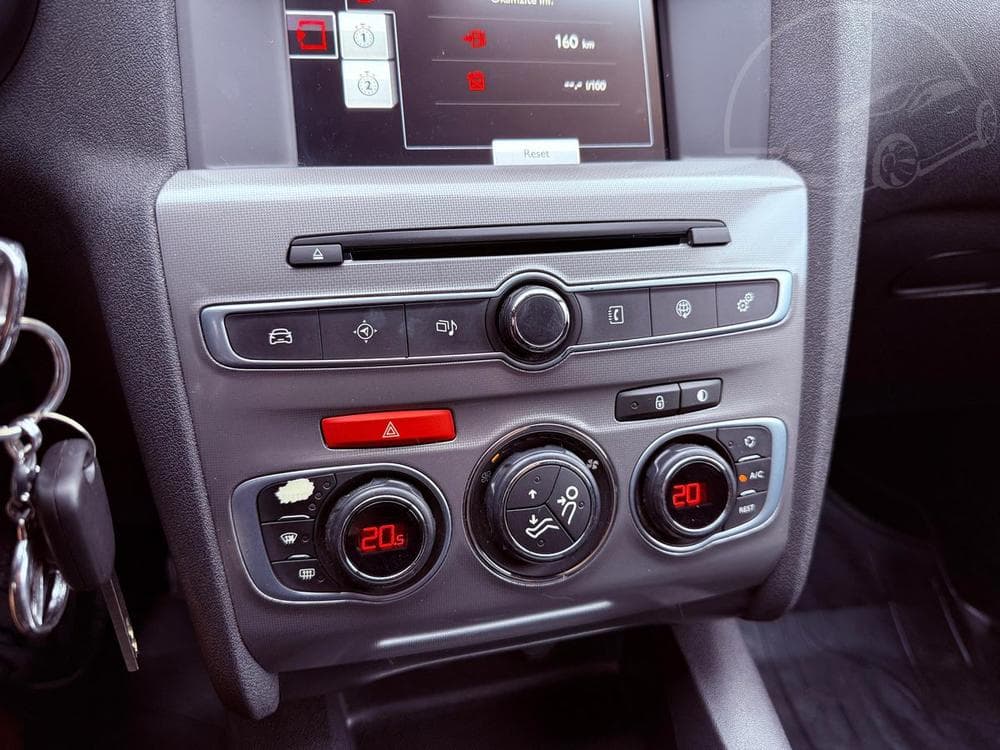 2015 Citroen C4 - 19