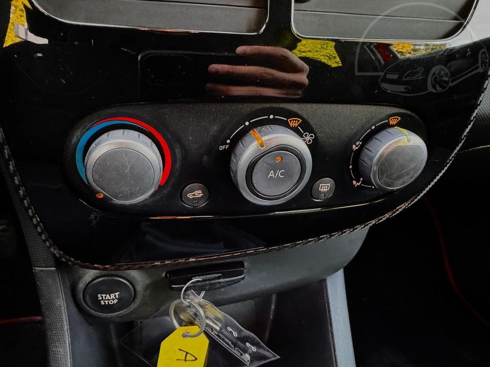 2016 Renault Clio - 20