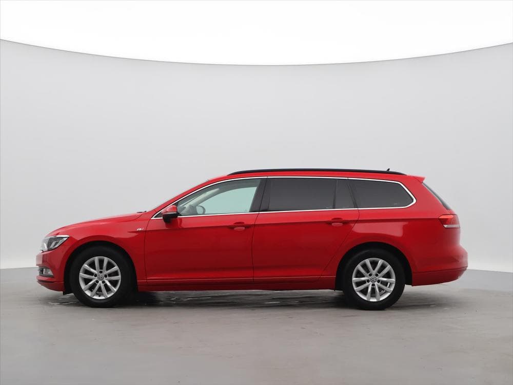2019 Volkswagen PASSAT - 4